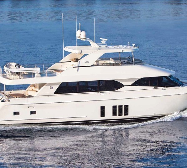 Yacht OCEAN ALEXANDER 35R , Ocean Alexander | CHARTERWORLD Luxury ...